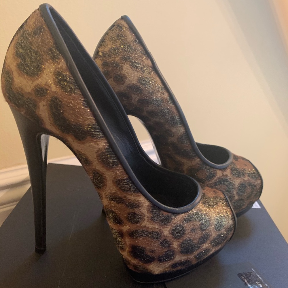 Giuseppe Zanotti leopard calf hair peep toes 36